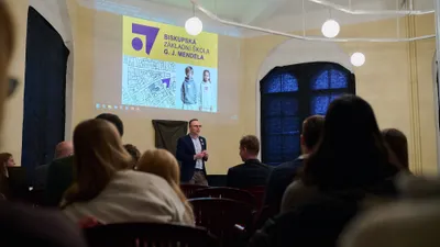 Den otevřených dveří v budoucí biskupské základní škole přilákal desítky návštěvníků